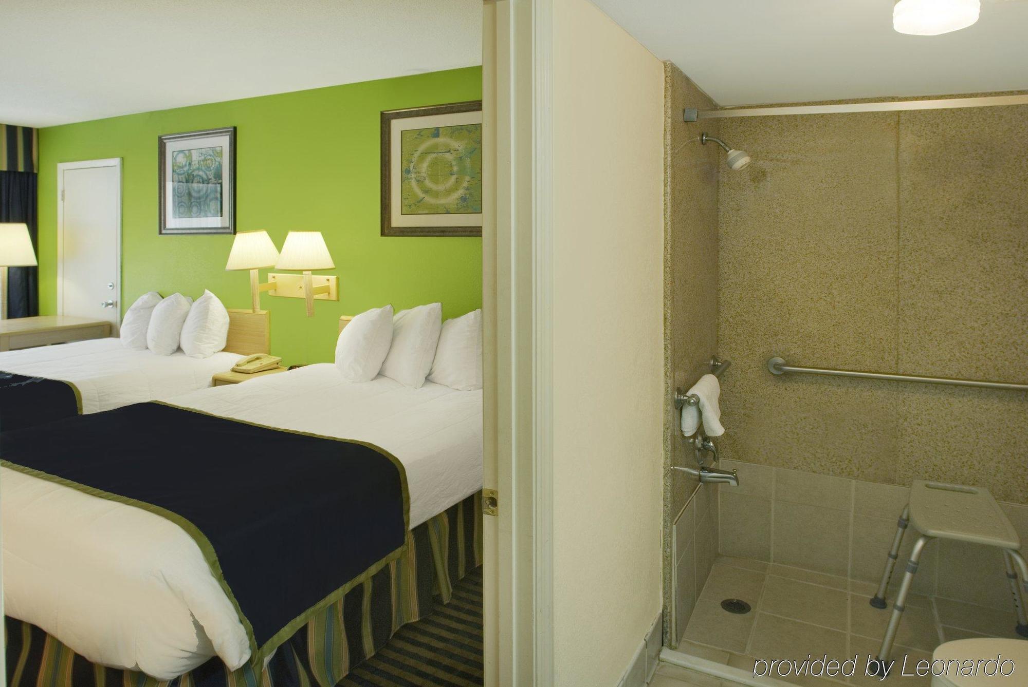 Days Inn By Wyndham Richmond Hill/Savannah Esterno foto