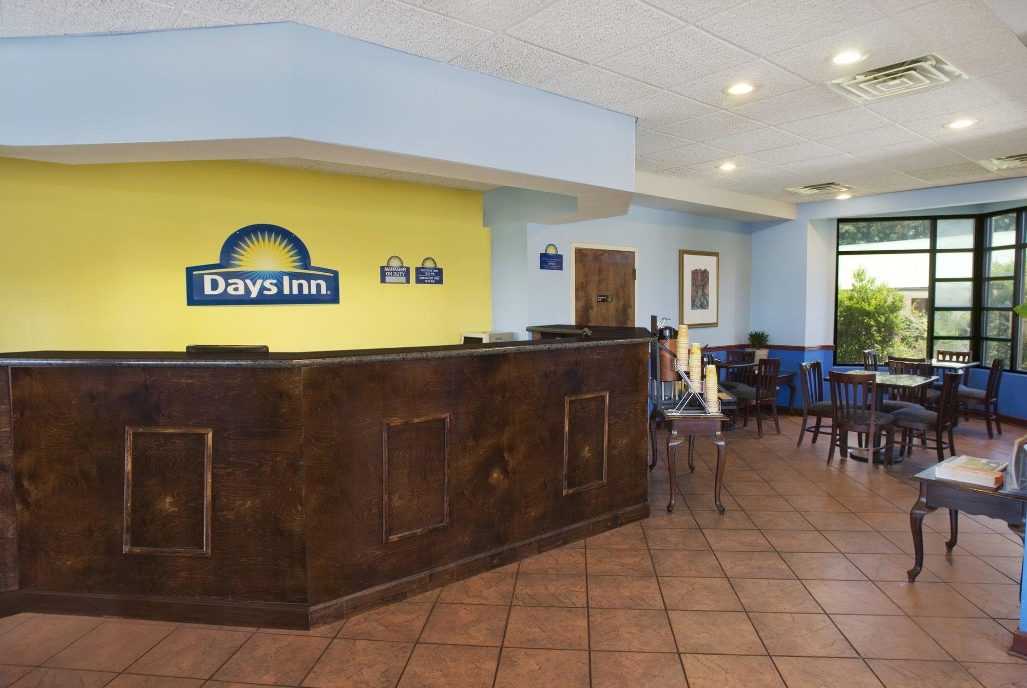 Days Inn By Wyndham Richmond Hill/Savannah Esterno foto
