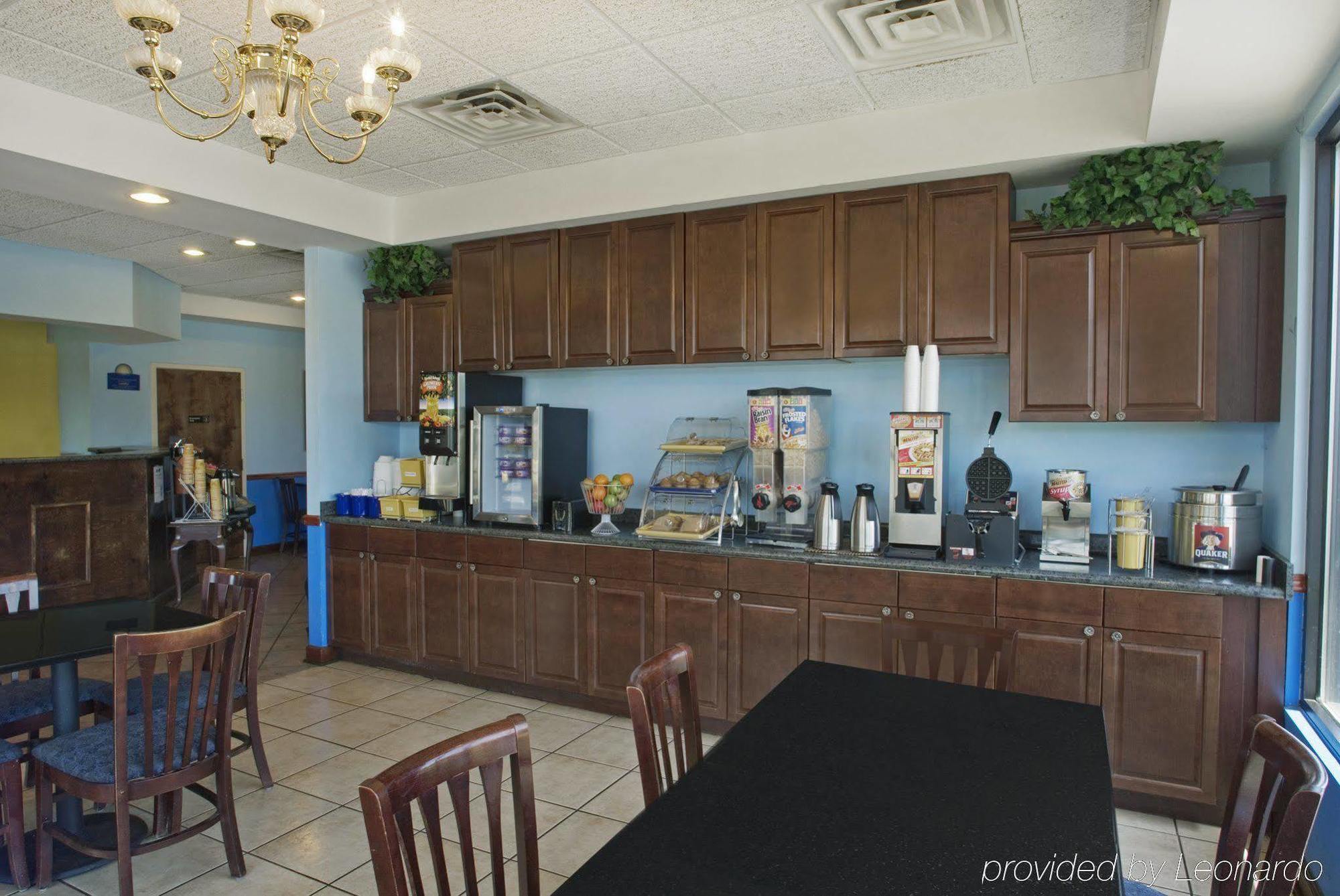 Days Inn By Wyndham Richmond Hill/Savannah Esterno foto